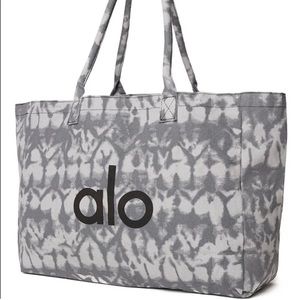 Alo Yoga Shopper Tote